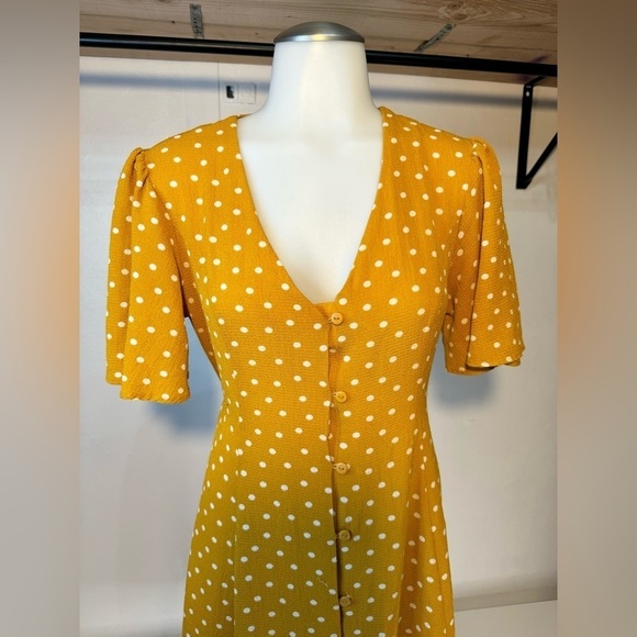 Size 6 polkadot, midi, button-down dress, mustard, yellow V-neck waist. ASOS - Picture 6 of 11